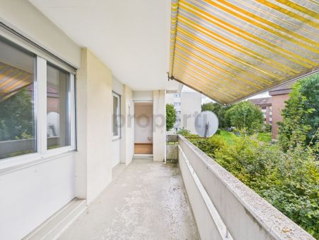 Generous living with style in Flawil - Foto 3