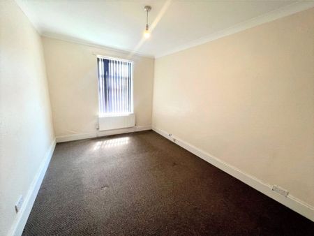 2 Bedroom Flat / Apartment - Clovelly Road, Southampton - Photo 3