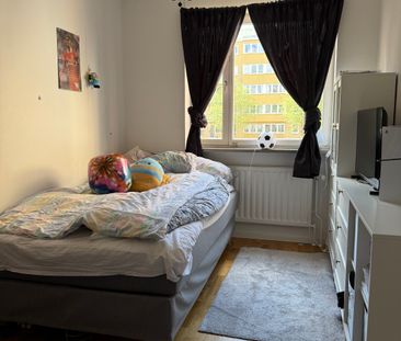 Slottsbacken, Eskilstuna - Photo 5