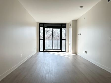 For Lease - 3385 Dundas Street Unit# 323, Toronto, Ontario - Photo 3