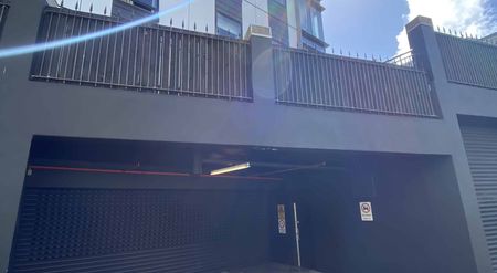 4A/15 Nelson St, Auckland with carpark - Photo 2