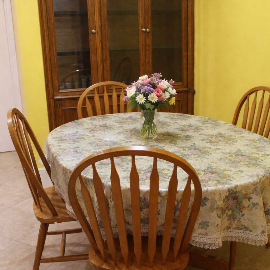 For Lease - 2 Clubhouse Court, Toronto, Ontario - Photo 1