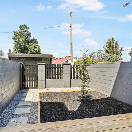 Modern 2 bedroom townhouse! - Photo 4