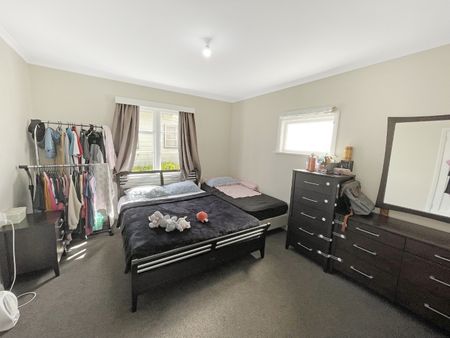 Two bedroom home - Photo 2