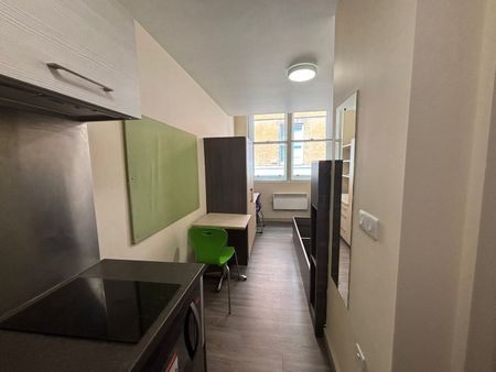 Studio Flat, Halley House, NG1 - Photo 4