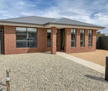 Low Maintenance 1 Bedroom Home - Photo 4