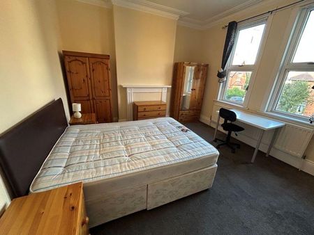 3 bedroom apartment to rent - Photo 5