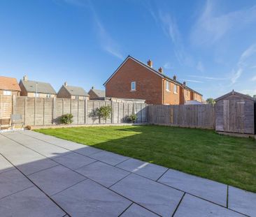 3 bedroom semi-detached house to rent - Photo 3