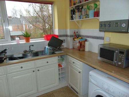 3 bedroom terraced house to rent - Photo 5
