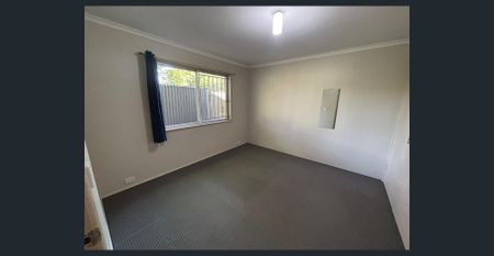 Spacious 2-Bedroom Duplex - Photo 4