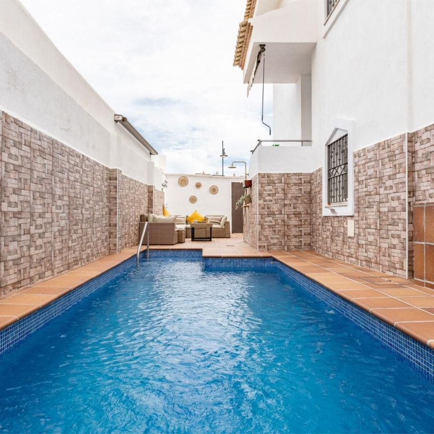 Casa o chalet de alquiler en Calle Los Vecinos, 3, Los Pacos - Photo 1