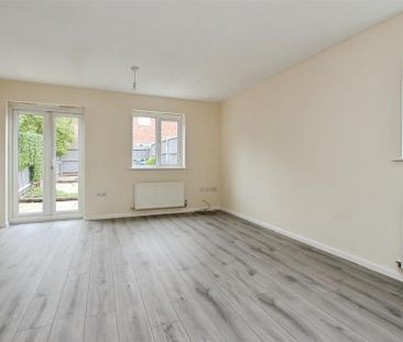 2 bedroom end of terrace house to rent - Photo 5