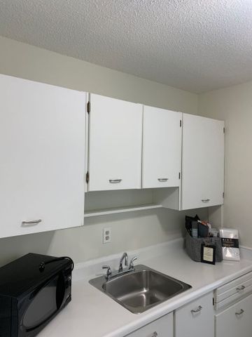 2 BDRM/1 BATH - 630 8TH ST E - Available DEC 1 - Photo 3