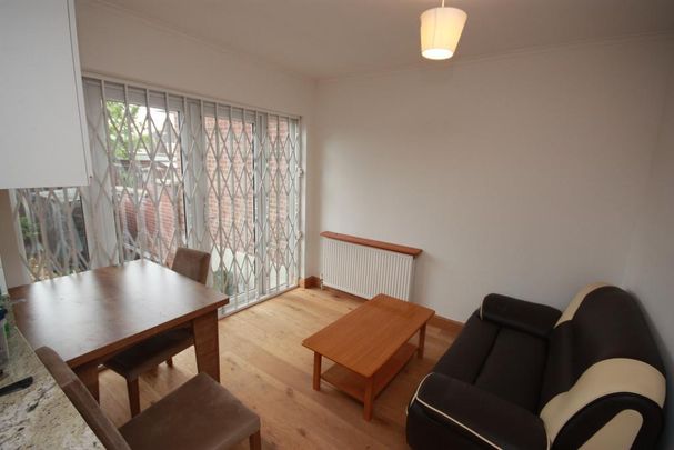 Templemead Close, East Acton, London, W3 7NH - Photo 1