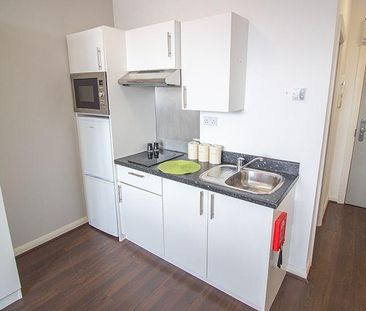 Studio to rent - Photo 5