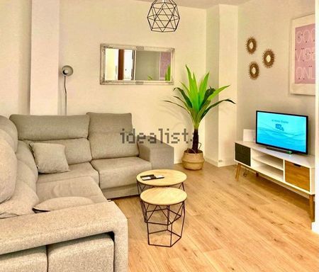 Alquiler de piso en Calle Comisario - Photo 2