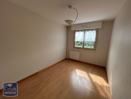 Location Appartement 4 pièces 97m² LAVAL 53000 - Photo 4