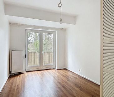 Appartement te huur in Ukkel voor € 1.200 met 2 slaapkamers - Foto 4