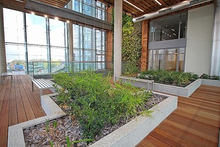 TW8, Westgate House - Photo 5