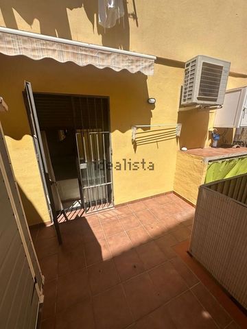 Alquiler de piso en Plaza del Hospital Civil - Photo 3