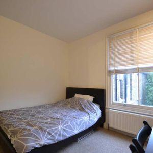 The Vale, Acton, W3, London - Photo 2