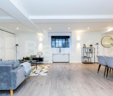 spacious 1 bedroom warehouse conversion with bi folding partition wall - Photo 6