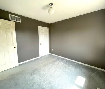 For Lease - 2136 Golden Orchard Trail, Oakville, Ontario - Photo 5