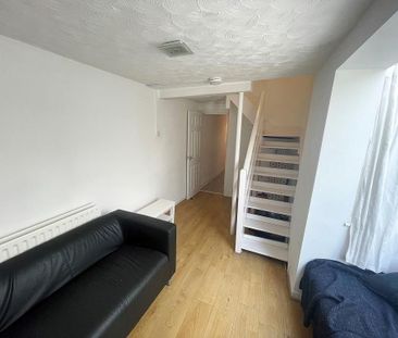 5 bedroom terraced house to rent - Photo 1
