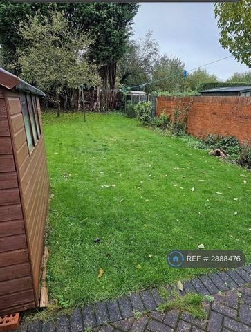 3 bedroom semi-detached house to rent - Photo 2