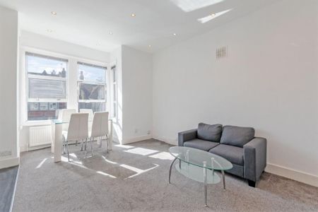 3 bedroom flat to rent - Photo 2