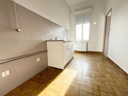 Location Appartement 3 pièces 74m² AVIGNON 84000 - Photo 5