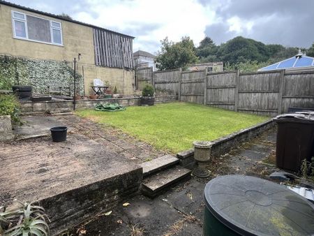2 bedroom semi-detached bungalow to rent - Photo 3