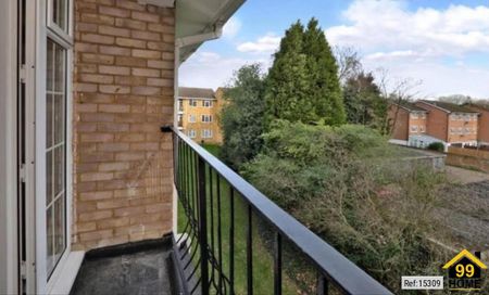 3 bedroom flat to rent - Photo 2