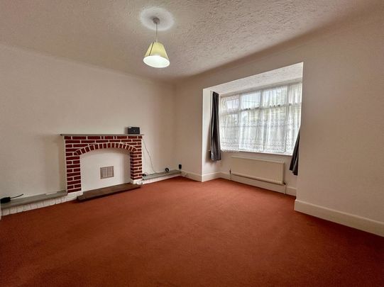 Firbank Road, Bournemouth - Photo 1