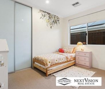 16 Topaz Way, Treeby - Photo 5