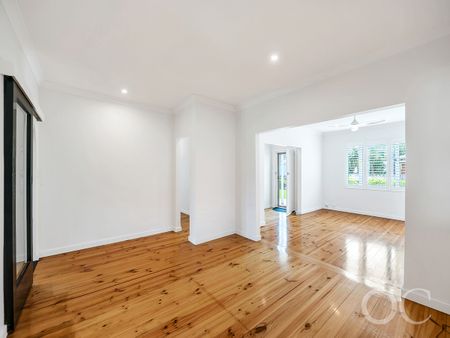 Open the Door to Light, Comfort & Everyday Convenience - Photo 3