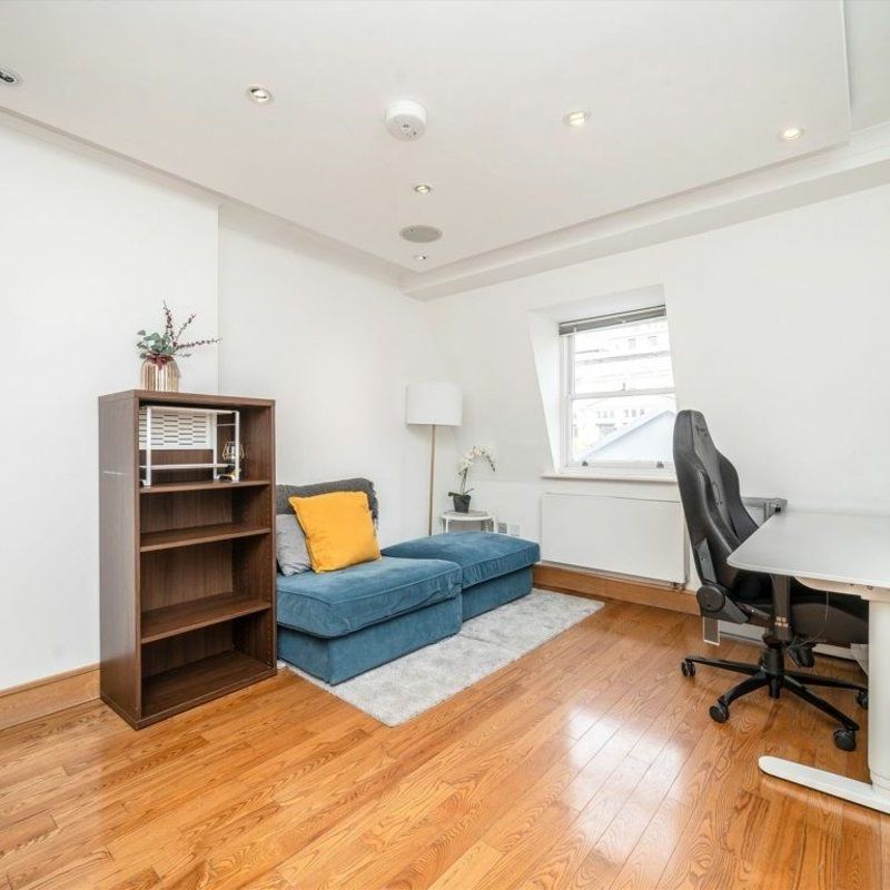 Bloomsbury Square, Bloomsbury, WC1A - Photo 1