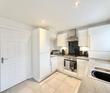 3 bedroom semi-detached house to rent - Photo 6