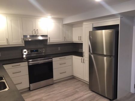 For Lease - 1258 Firestone Crescent Unit# B, Parkway Park - Queensway Terrace S and Area, Ontario - Photo 2