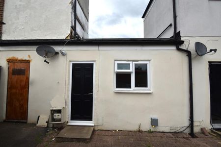 1 bedroom apartment to rent - Photo 2