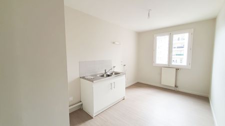 T3 de 71 m² – Lumineux avec balcon proche du tram de Joué - Photo 4