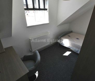 3 bedroom flat to rent - Photo 5