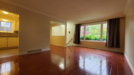 For Lease - 1206 Wakefield Crescent Unit# Main, Oshawa, Ontario - Photo 3