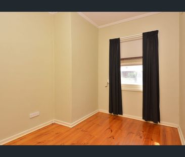 Large Corner Block Maisonette! - Photo 1