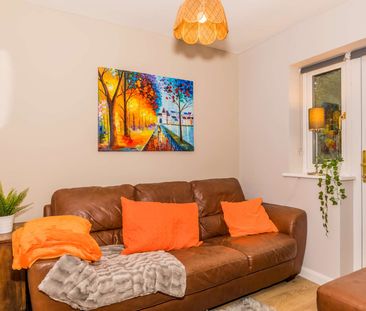 Newly renovated detached house with parking - Photo 3