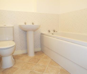 2 bedroom ground floor flat to rent - Photo 5