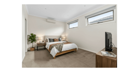 *** Near NEW - 3 Bdrm 2 Bath - FHS Zone - Modern Stylish Townhouse - Low Maintenance Gardens - Photo 2