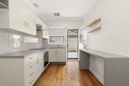 Ideal Beachside Lifestyle - Immaculately Renovated Two Bedroom Unit - Photo 3