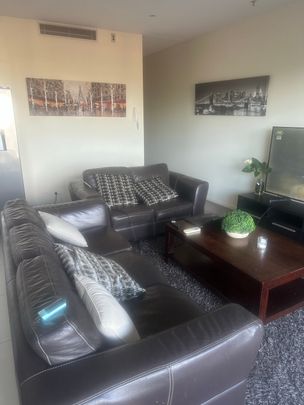 Essendon North - Photo 1