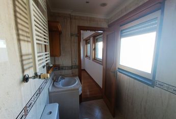 Apartamento T3 com Terraço Privativo para Arrendamento em Nova Queijas